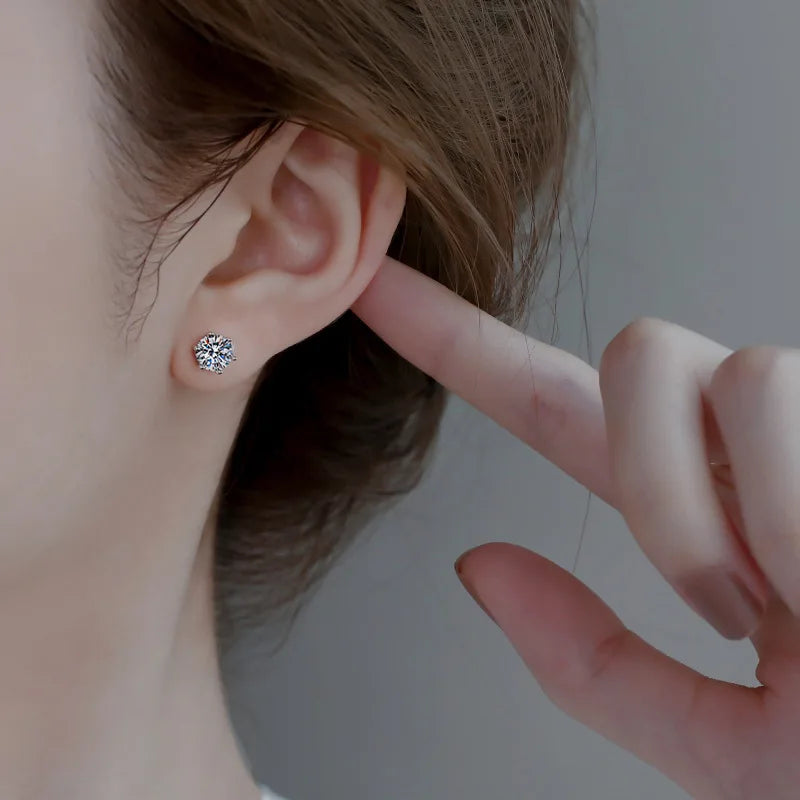 Six-Claw Moissanite Stud Earrings