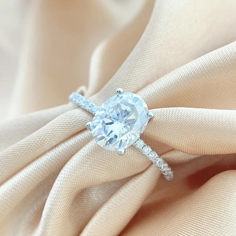 Oval Cut Moissanite Promise Ring