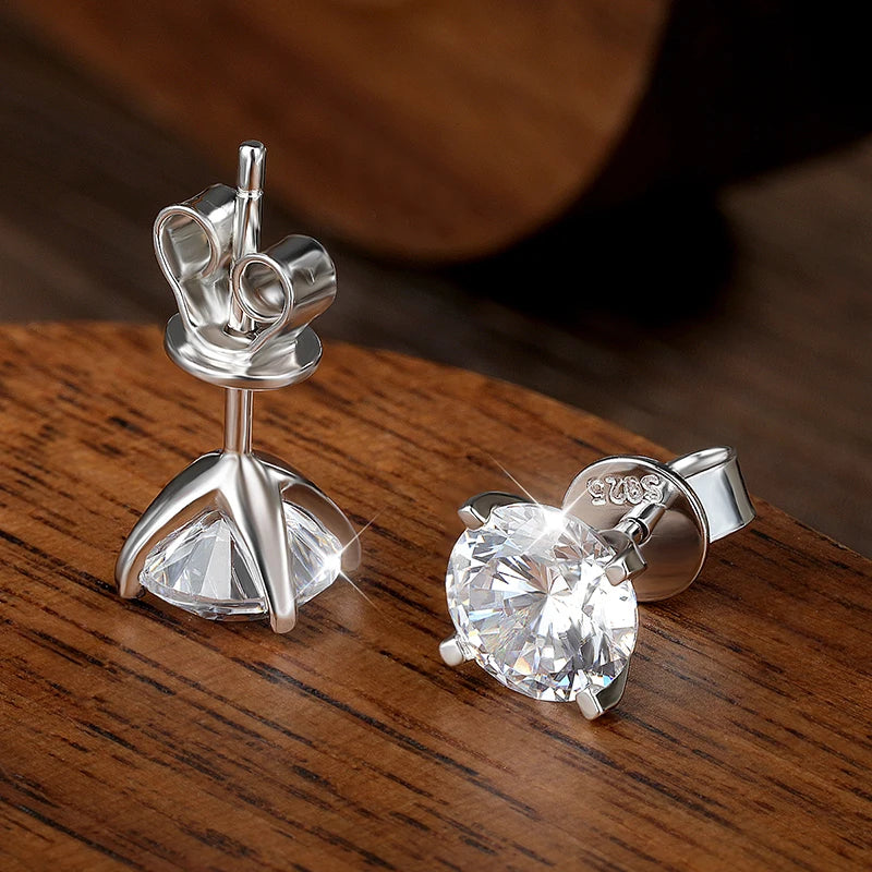Four-Claw Moissanite Stud Earrings