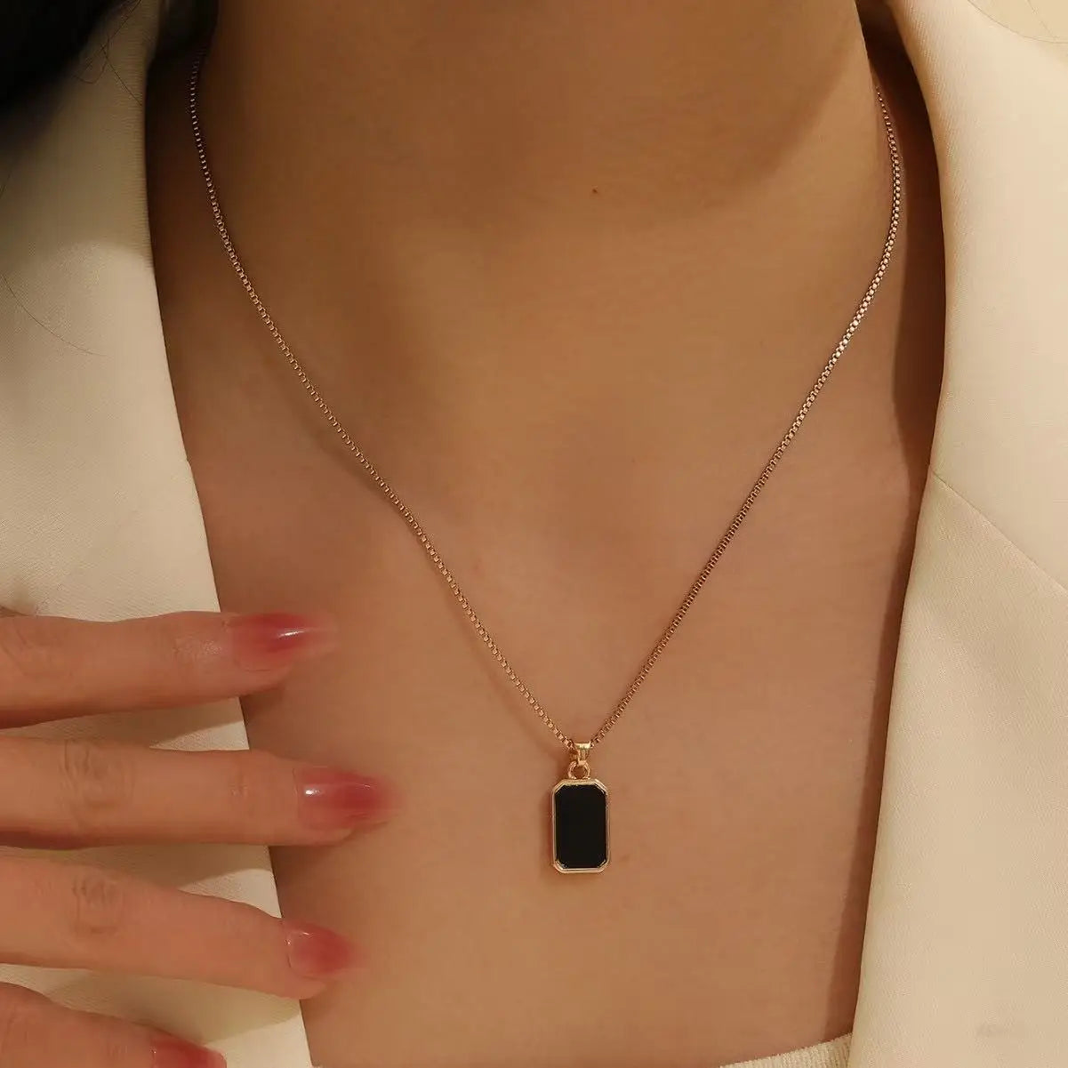 1PCS Fashionable And Simple Rectangular Shape. Bachelor's Hat Sunflower Smiling Face Women's Necklace Pendant. Exquisite Aifts F